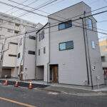 さいたま市浦和区高砂４丁目 新築戸建 仲介手数料無料 6180万円残１ 更にお祝金最大20万円プレゼント付 浦和駅歩14分 新築戸建 （当社代表の育った高砂４-８）